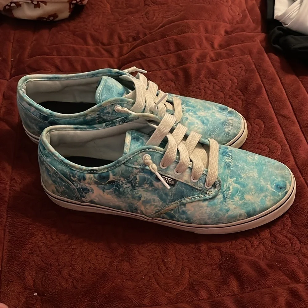 Vans  coastal cloud blue & white women’s size 9 canvas shoes Beach walking shoes